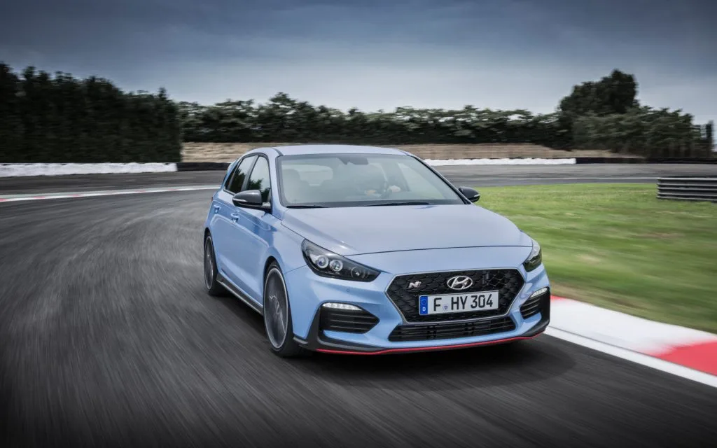 Hyundaijevi modeli automobila visokih performansi odnijeli su nagrade prestižnih njemačkih automobilskih časopisa. i30 Fastback N dobio je titulu „Auto Bild Sports Car of the Year“, samo nekoliko dana nakon što je i30 N osvojio nagradu „Sport Auto“ časopisa „Sport Auto“. i30 N ujedno je dobitnik nagrade „Auto Bild Sports Car of the Year“ za 2018. godinu.