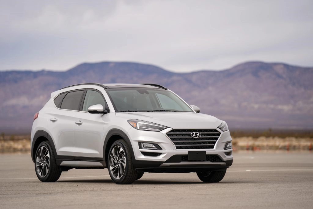 Zavod za sigurnost na autocestama (IIHS) povisio je rejting sigurnosti Hyundai Tucsonu iz 2019. godine iz TOP SAFETY PICK u TOP SAFETY PICK+ . Oznaka TOP SAFETY PICK+ za 2019. dodijeljena je zbog paketa pomoći za izbjegavanje frontalnog sudara i LED prednjim svijetlima.