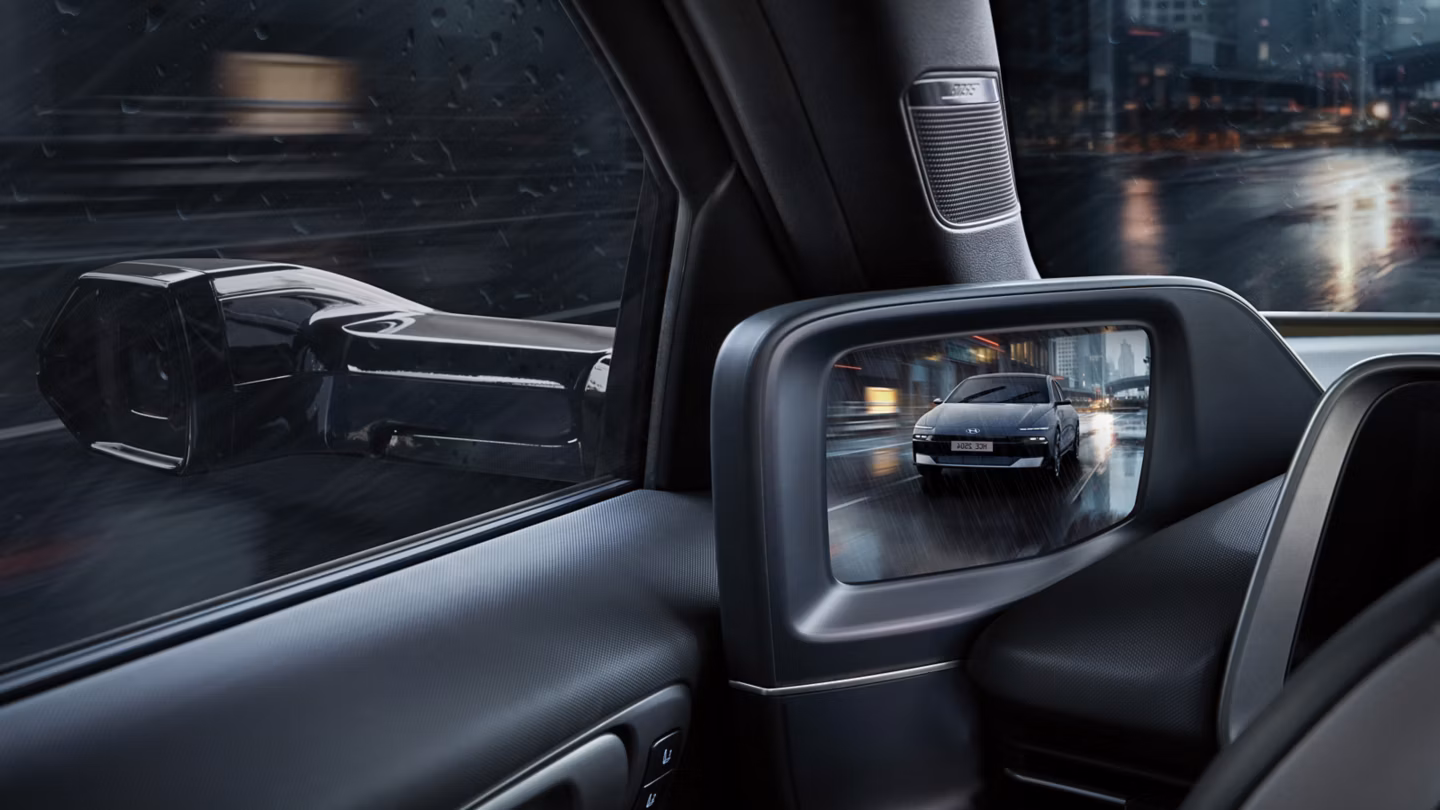 Novi digitalni bočni retrovizori i unutarnji monitor u novoj električnoj limuzini Hyundai IONIQ 6.