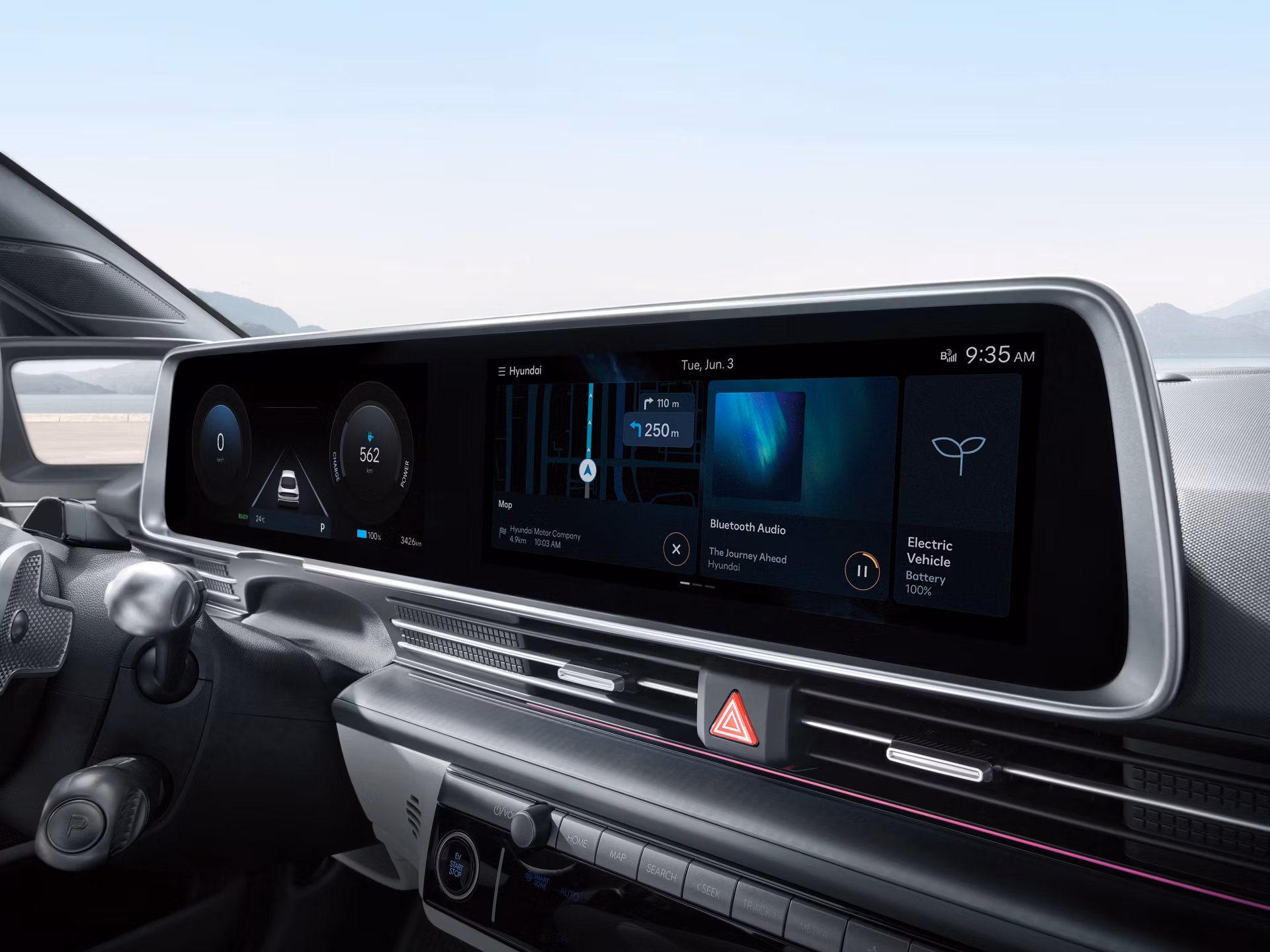 Dvostruki zasloni od 12,3 inča u unutrašnjosti nove električne limuzine Hyundai IONIQ 6.